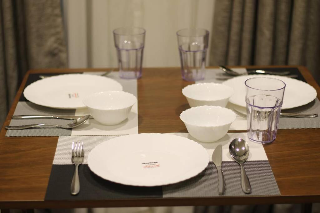 מנילה A2J Luxury Bgc Balcony Suite Near Sm Aura Taguig מראה חיצוני תמונה